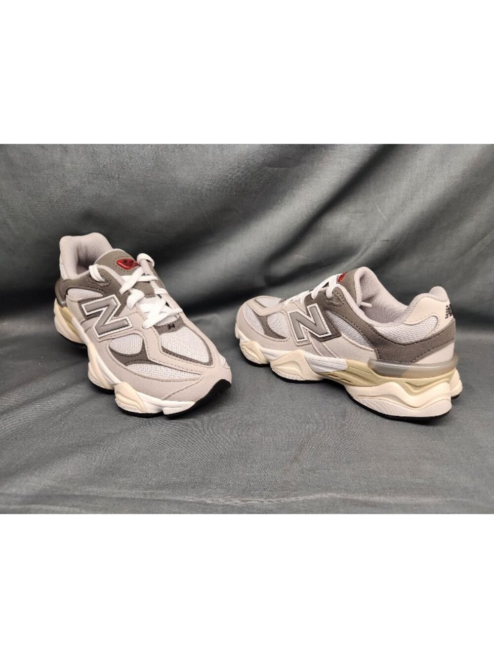 New Balance 9060 Sneakers PC9060GY Suede Grey Kids Size 1 BRAND NEW NO BOX!